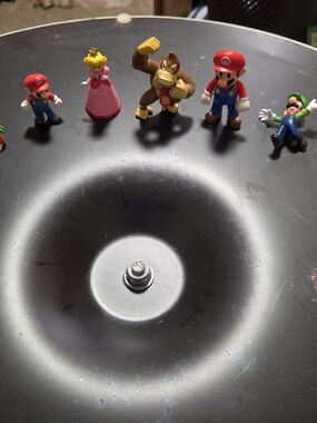 Nintendo Super Mario Mini Figure Set - Red, Pink, Brown, Green